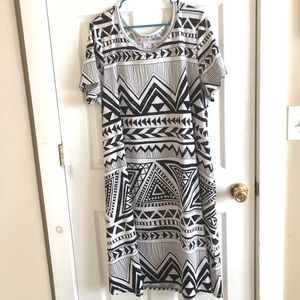 LuLaRoe black and white Jessie